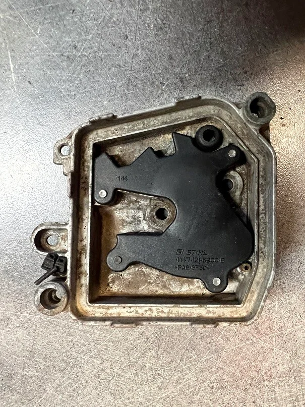 Boitier filtre FS460C OCCASION STIHL - Référence 4147-141 0860 / 4147 141 0860 / 4147-141-0860 / 41471410860
