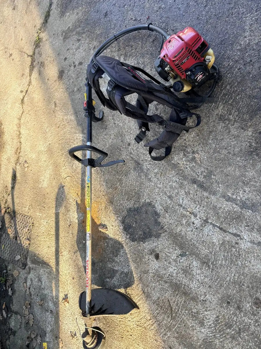 Debroussailleuse honda UMR 435T ** Carburateur neuf **