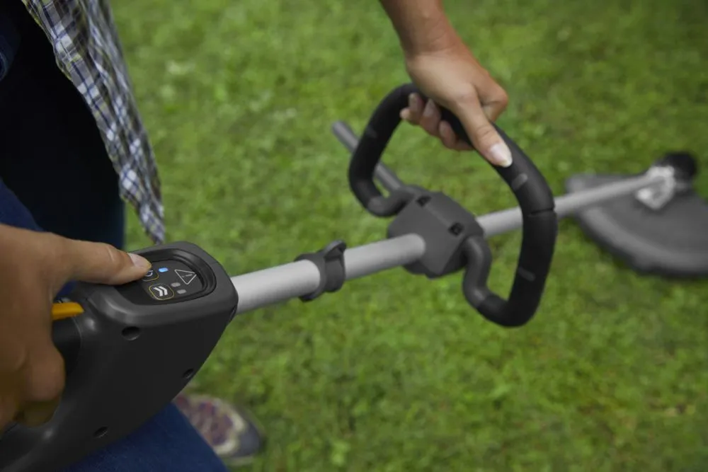 DEBROUSSAILLEUSE A POIGNEE RONDE STIGA BC700E