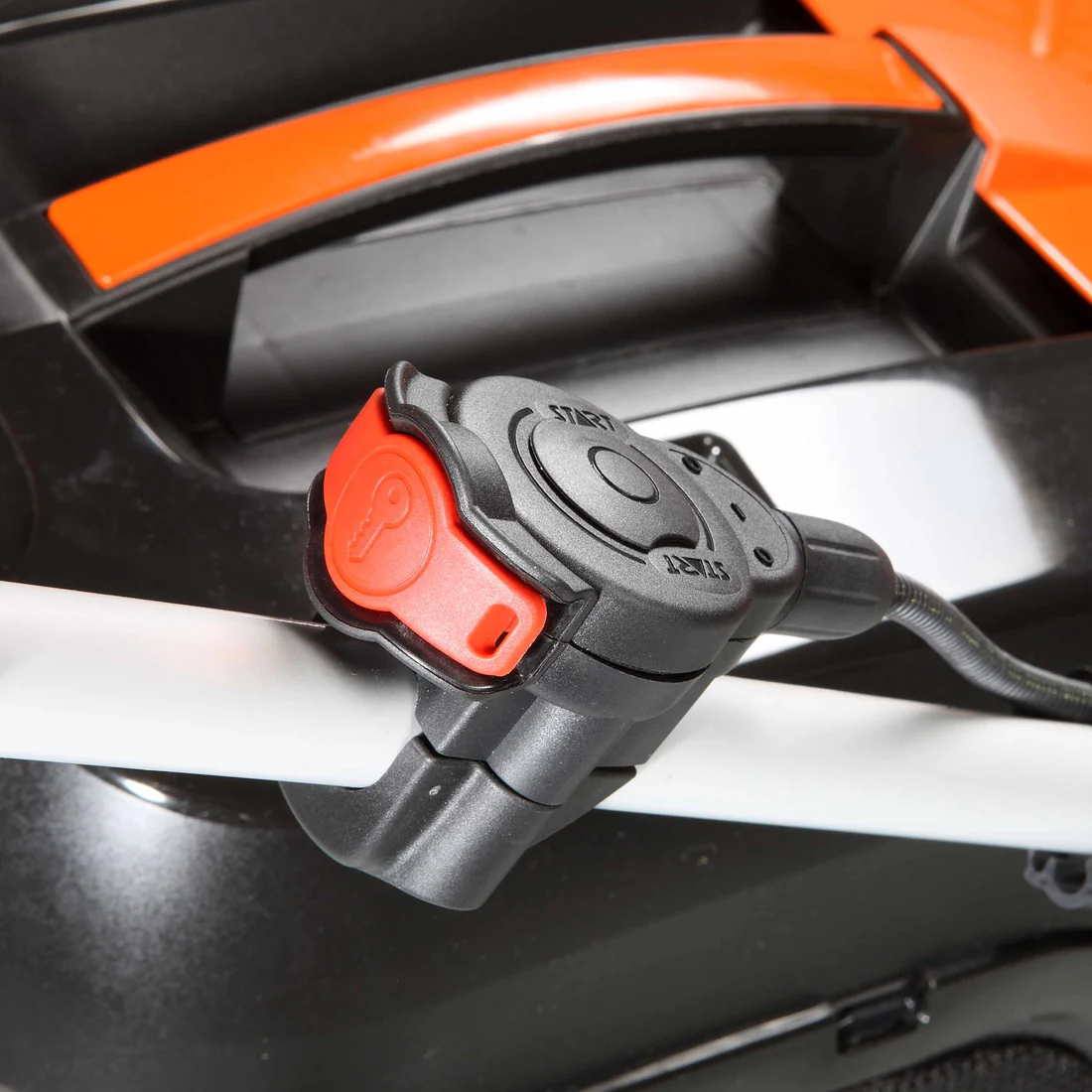 Tondeuse thermique G53TKE OLEO-MAC ( Démarrage  électrique )